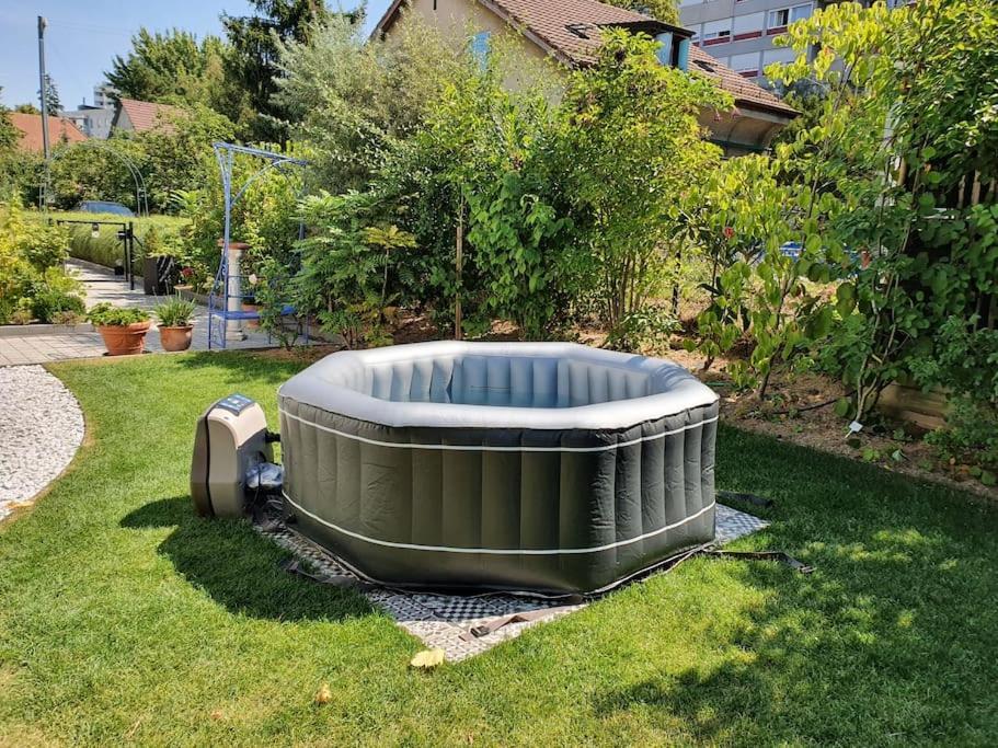 Appartement Dans Un Jardin Genf Exterior foto
